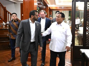 Direktur FBI Temui Prabowo, Serahkan Artefak RI yang Diselundupkan ke AS