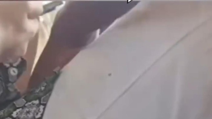 Pria diduga kernet angkot diduga melecehkan seorang pelajar SMP laki-laki.