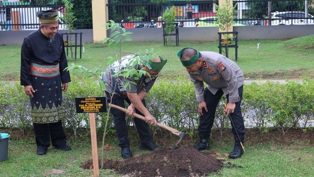 Pusat Studi Kepolisian berkunjung ke Polda Riau Pusat Studi Kepolisian berkunjung ke Polda Riau, Kamis (23/7/2026).