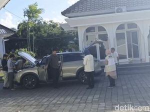 KPK Periksa Mobil Diduga Milik Ipar LAZ di Rumah Dinas