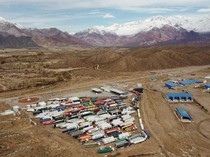 Salju Tebal Lumpuhkan Jalur Logistik Argentina-Chile