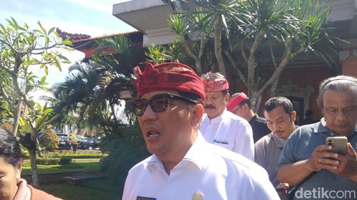 Bupati Tabanan, I Komang Gede Sanjaya usai rapat paripurna di DPRD Tabanan, Kamis (23/7/2026). /Krisna Pradipta