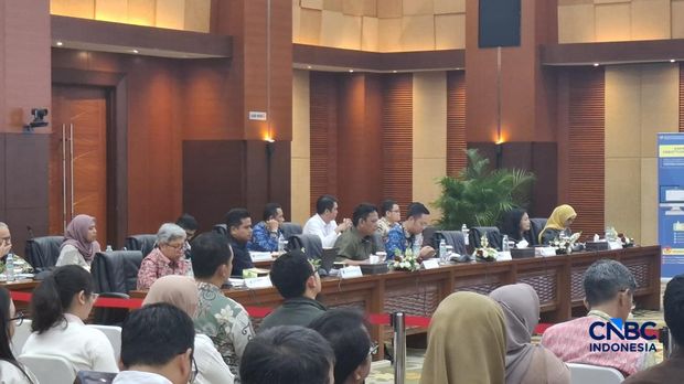 Satuan Tugas (Satgas) Percepatan Program Pemerintah untuk Mendukung Peningkatan Pertumbuhan Ekonomi (P3M-PPE) kembali menggelar sidang kanal debottlenecking pada Kamis (23/7/2026). Satuan Tugas (Satgas) Percepatan Program Pemerintah untuk Mendukung Peningkatan Pertumbuhan Ekonomi (P3M-PPE) kembali menggelar sidang kanal debottlenecking pada Kamis (23/7/2026). (CNBC Indonesia/Chandra Dwi Pranata)