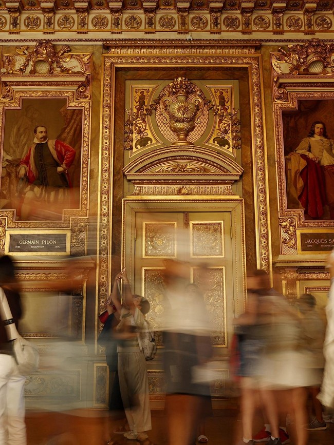 Sempat Kerampokan, Apollo Gallery Museum Louvre Dibuka Lagi