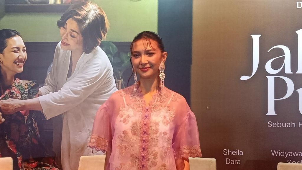 Sheila Dara Cerita Memori Kebaya Lamaran dengan Vidi Aldiano