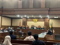 Saksi Ngaku Serahkan Duit Rp 1 M ke Eks Ketua Ombudsman Hery Susanto
