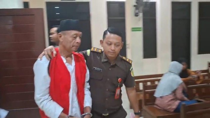 Purnomo, terdakwa pembunuh istri sirinya di Desa Palrejo, Sumobito, Jombang