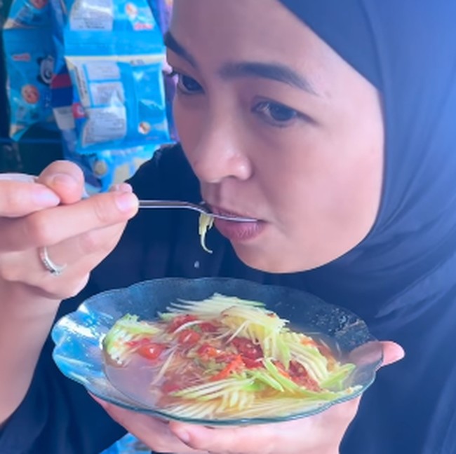 Serunya! Perjalanan Kuliner Tantri Kotak dari Bali hingga ke Bangkok