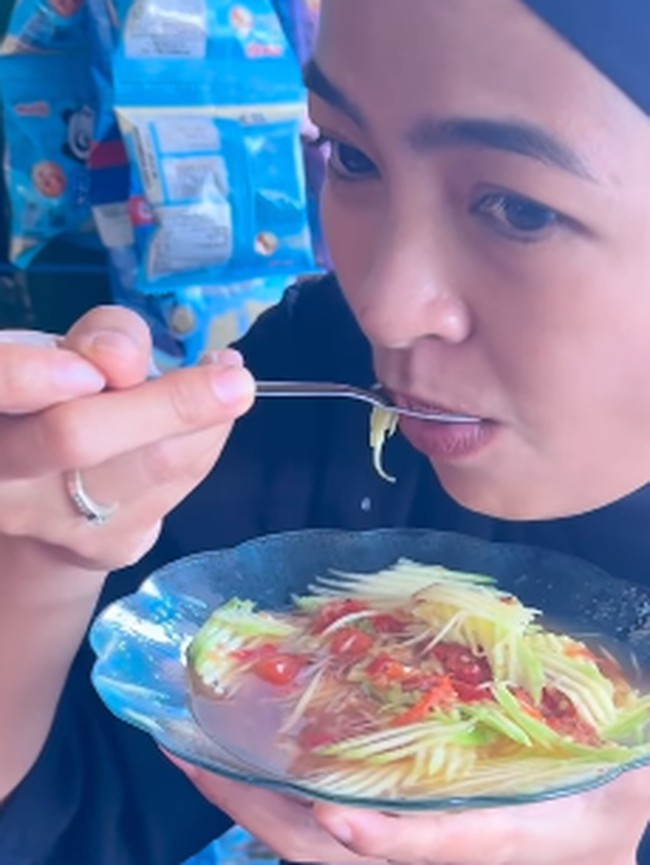 Serunya! Perjalanan Kuliner Tantri Kotak dari Bali hingga ke Bangkok