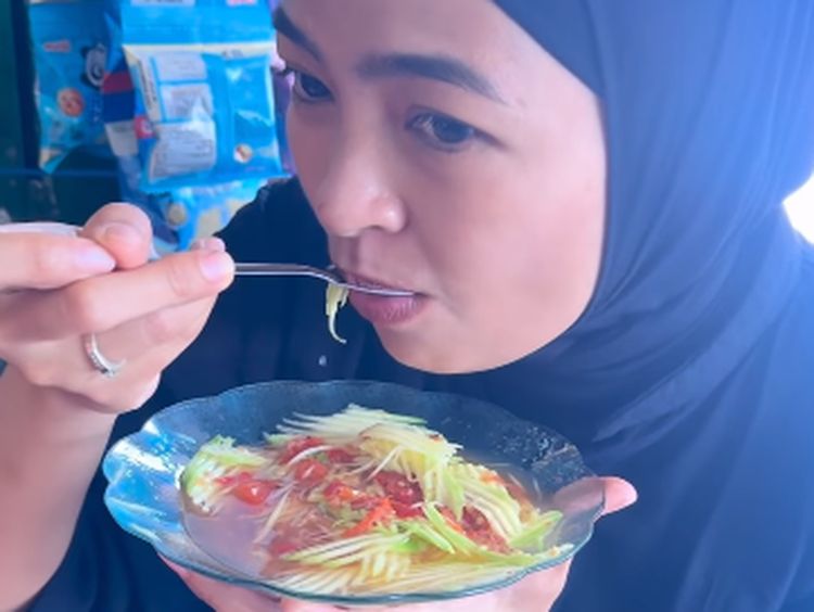 Serunya! Perjalanan Kuliner Tantri Kotak dari Bali hingga ke Bangkok