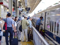 Liburan Naik Shinkansen Kini Tak Perlu Repot Bawa-bawa Koper