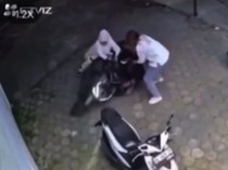 Video: Aksi Heroik 2 Karyawati Gagalkan Pencurian iPhone di Temanggung