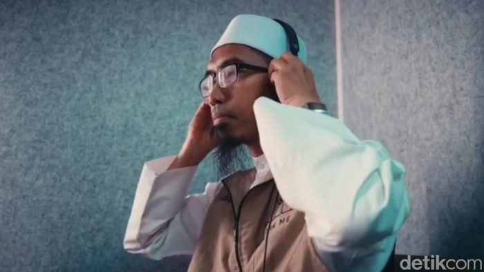 Ahmad Musyaddad, penerjemah resmi khutbah Masjidil Haram asal Indonesia.