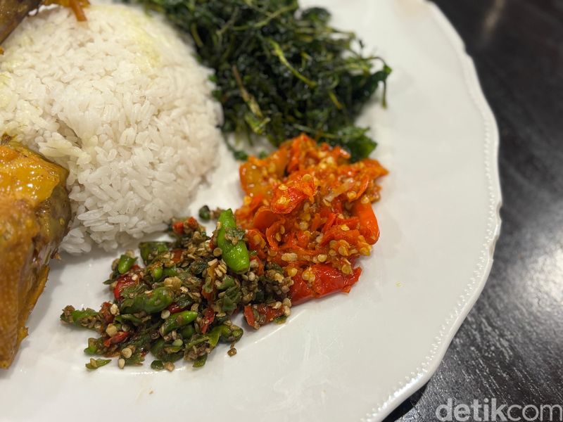 Review battle ayam goreng basah