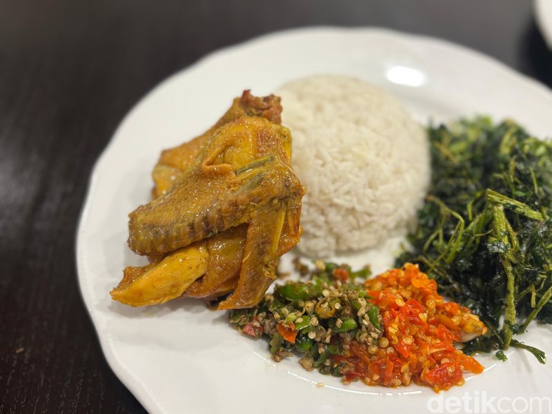 Review battle ayam goreng basah