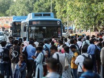 Belasan Stasiun Metro Ditutup Akibat Demo di India