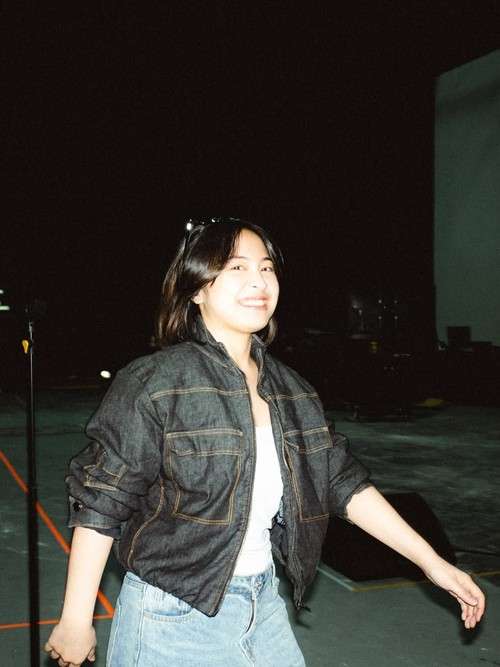 Bernadya latihan jelang konser.