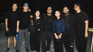 Didukung tim solid dan kolaborasi kreatif dibelakangnya, Bernadya siap menyajikan pertunjukan musik yang intimate sekaligus megah. Foto: Instagram Bernadya/Hafiyyan Faza @high_iso