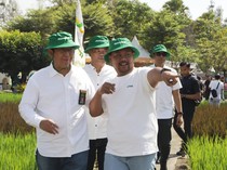 Tak Lagi Perkara Cangkul, Bupati Yani Kenalkan Pertanian Modern di Gresik