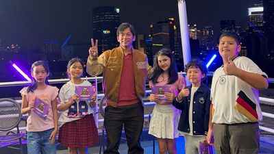 Gemas! Rian DMasiv Dikeroyok 5 Host Cilik, Ada Debat Fans MU vs Man City Loh!
