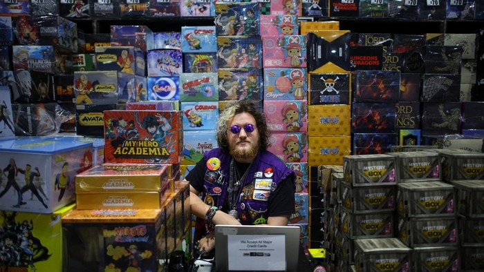 Attendees arrive for the opening day of Comic-Con International in San Diego, California, U.S. July 23, 2026. REUTERS/Daniel Cole