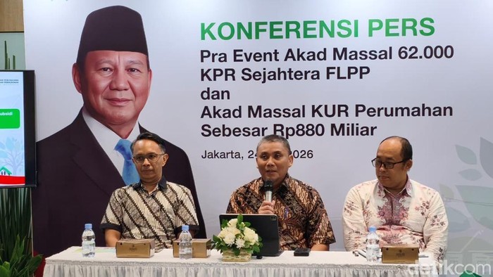 Deputi Komisioner Bidang Pemanfaatan Dana Tapera Sid Herdi Kusuma, Komisioner BP Tapera Heru Pudyo Nugroho (kiri-tengah)
