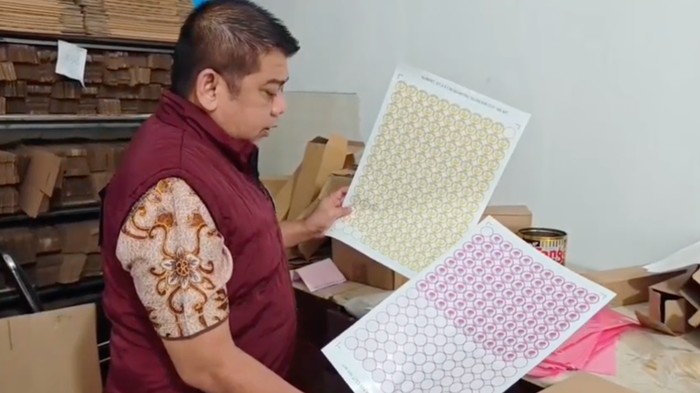 Dittipidnarkoba Bareskrim Polri menyita 15 ribu tabung Whip Pink dari produsen di Pademangan, Jakarta Utara, Jumat (24/7/2026).