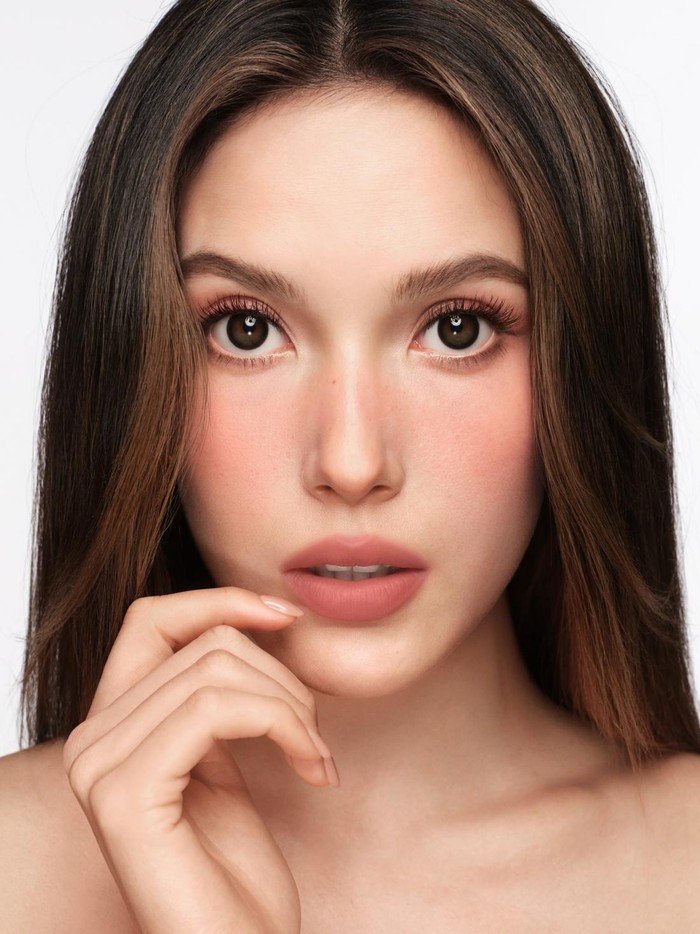Eileen Gu Jadi Brand Ambassador Armani Beauty.