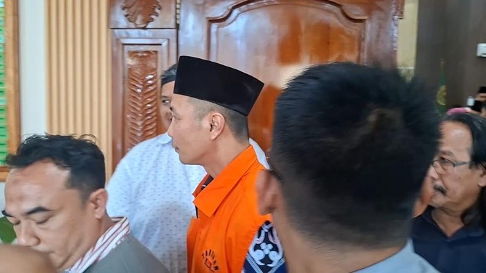 Eks Bupati Rejang Lebong segera menjalani sidang korupsi.
