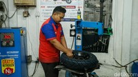 Penurunan kunjungan pelanggan turut berdampak pada omzet bengkel, terutama bengkel umum yang mengandalkan servis harian.  
