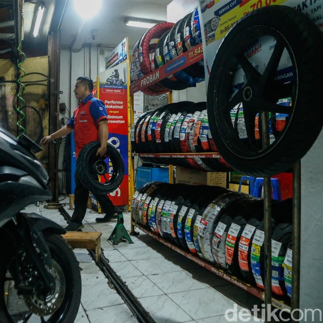 Harga Ban dan Oli Naik, Bengkel Sepi Pelanggan