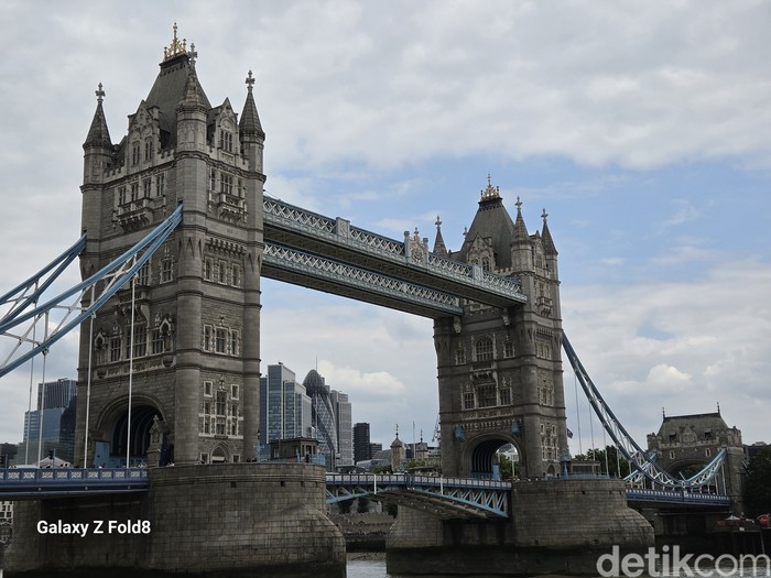 Cantiknya London dalam Jepretan Kamera Samsung Galaxy Z Fold8