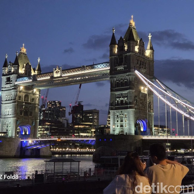 Cantiknya London dalam Jepretan Kamera Samsung Galaxy Z Fold8