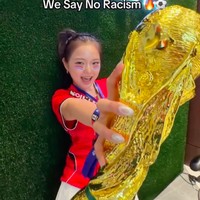 Namun, hanya sebulan kemudian, kontroversi malah berbalik kepada inoCat ketika ia mengunggah video &lsquo;Cara Menggunakan Seragam Messi&rsquo;. Foto: Instagram @inocat_t