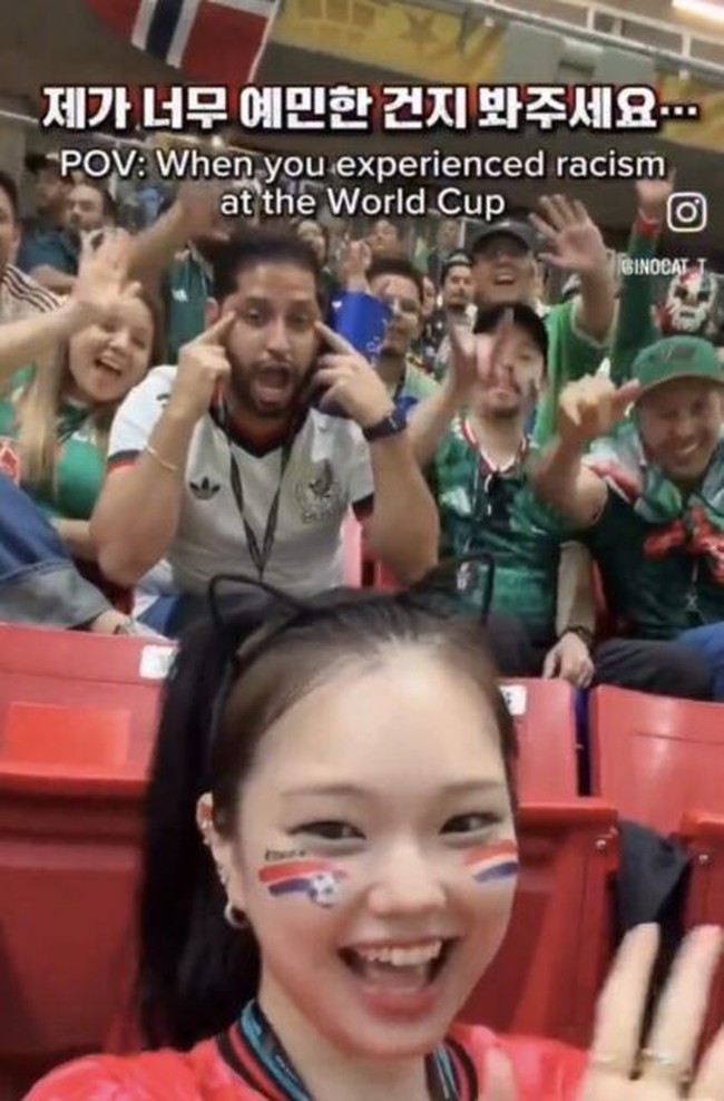 Ketika itu, seorang pria asal Meksiko tertangkap kamera melakukan gestur &lsquo;mata sipit&rsquo; yang merendahkan orang Asia Timur kepada wanita asal Korea tersebut bahkan saat inoCat jelas merekamnya. Foto: Instagram @inocat_t