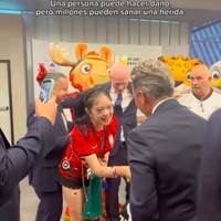 Setelahnya, FIFA secara resmi mengundang inoCat ke pertandingan babak penyisihan grup kedua antara Korea dan Meksiko di mana Sekretaris Jenderal Sementara Mattias Grafstr&ouml;m secara pribadi meminta maaf. Foto: Instagram @inocat_t