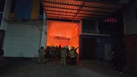 Gudang di Cilincing Jakut Kebakaran, 17 Mobil Damkar Dikerahkan