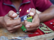 Kelangkaan Gas Ubah Korek Api Jadi Barang Berharga di Gaza