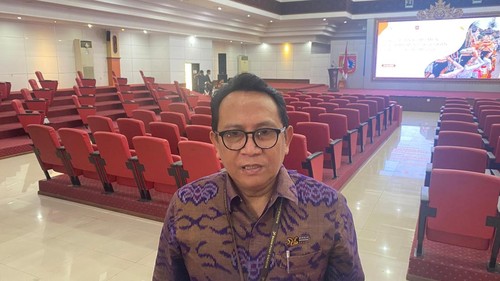 Kepala BPS Karangasem, I Ketut Mondai The End, saat ditemui di Mal Pelayanan Publik (MPP) Karangasem, Jumat (24/7/2026). (Foto: I Wayan Selamat Juniasa)