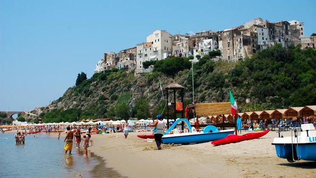 Kota bukit Sperlonga, Italia