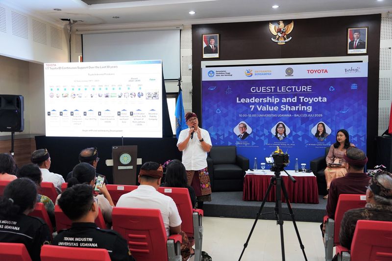 Kuliah Umum Presiden Direktur TMMIN di Universitas Udayana, Bali — Presiden Direktur PT Toyota Motor Manufacturing Indonesia (TMMIN) Nandi Julyanto memberikan kuliah umum kepada sivitas akademika, khususnya mahasiswa Program Studi Teknik Industri, Universitas Udayana (UNUD) di Fakultas Teknik, Kamis (23/7).