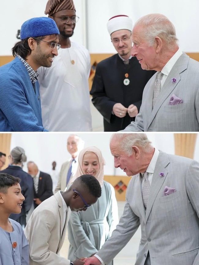 Momen Saat Raja Charles III Lepas Sepatu Masuk Masjid di Inggris