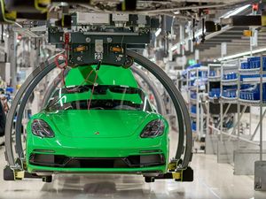 Porsche Terancam PHK 4.100 Karyawan, Ini Alasannya