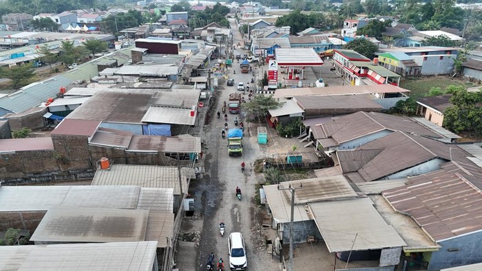 Pemprov Sulsel mulai membangun jalan poros di Moncongloe, Kabupaten Maros.