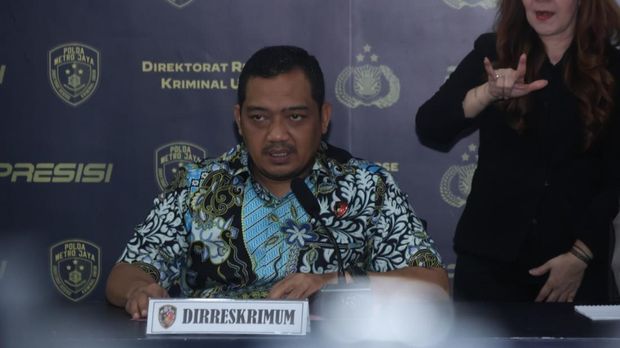 Polda Metro Jaya menggelar konferensi pers terkait tindak pidana perdagangan orang (TPPO) PMI Ilegal ke Libya. Konferensi pers dihadiri Kabid Humas Polda Metro Jaya Kombes Budi Hermanto dan Dirkrimum Polda Metro Jaya Kombes Iman Imannudin, Jumat (24/7/2026).