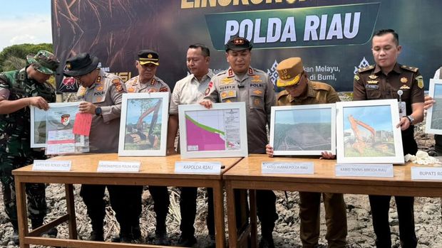 Polda Riau mengungkap kasus perusakan 118 hektare hutan mangrove di Rokan Hilir dan menjerat dua tersangka Polda Riau mengungkap kasus perusakan 118 hektare hutan mangrove di Rokan Hilir dan menjerat dua tersangka, Jumat (24/7/2026).