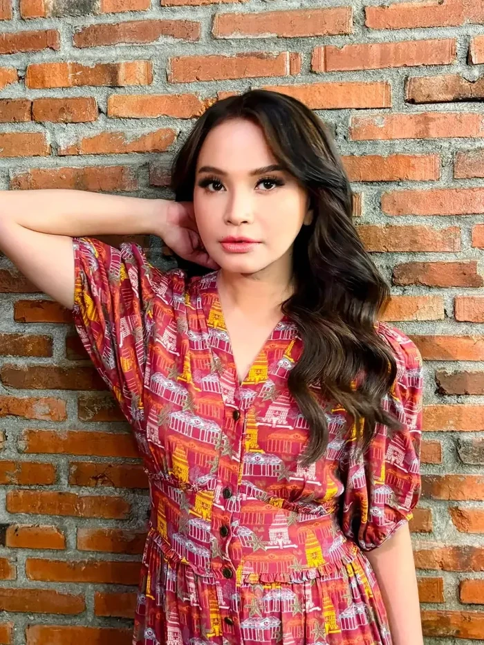 Rossa dalam Instagram miliknya