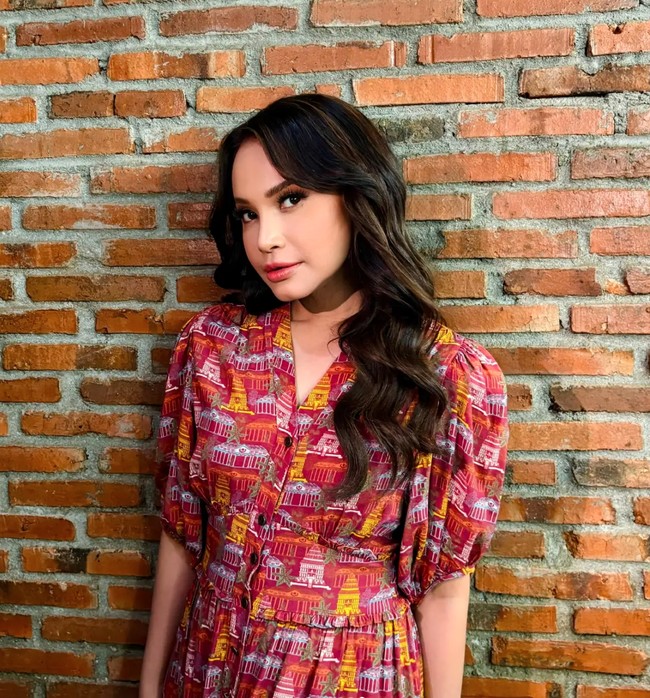 Cantik bgt bgt, tulis salah satu komentar. Aduhhh cantik bgt, komentar lain. Foto: Instagram/@itsrossa910