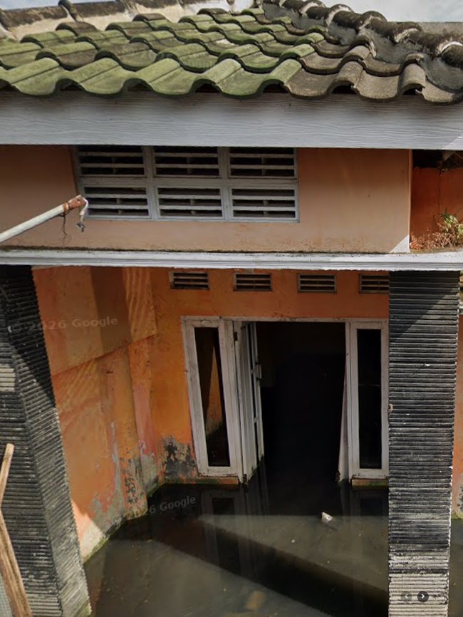 Foto: Deretan Rumah di Demak Perlahan Hilang gegara Amblas bak Dimakan Bumi