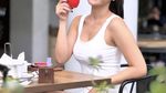 Serunya Selvi Kitty saat Jajan Es Krim hingga Hangout di Beach Club